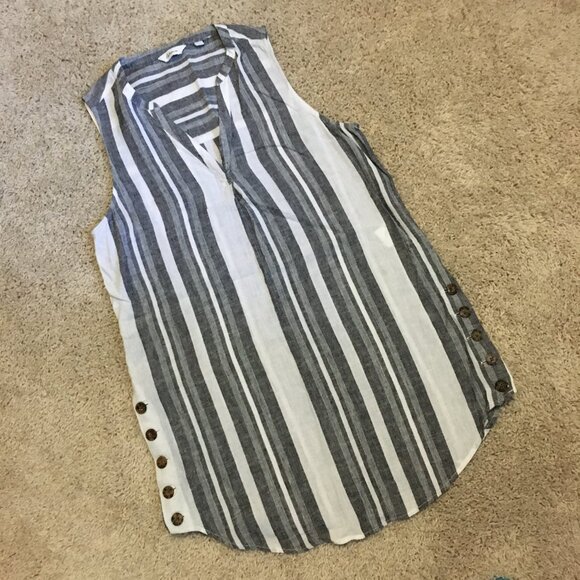 Vertical Barcode Stripe Button Accent Linen Tunic Tank Top - Picture 10 of 14